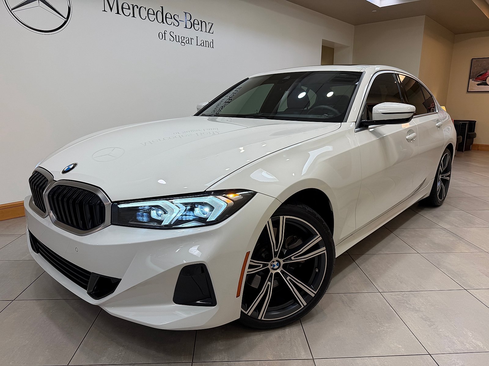 Used 2024  BMW  image 1