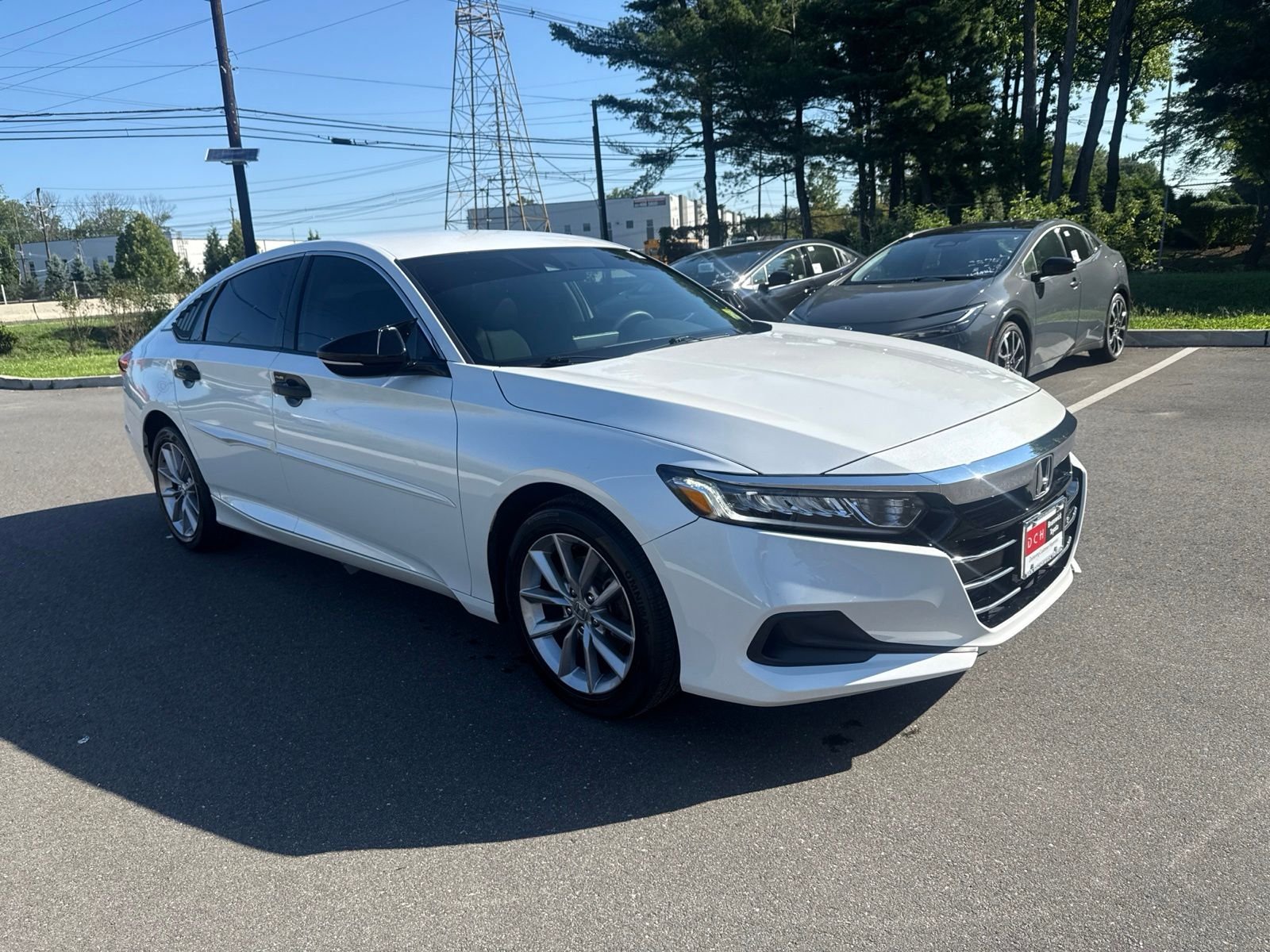 Used 2021 White Honda LX image 3