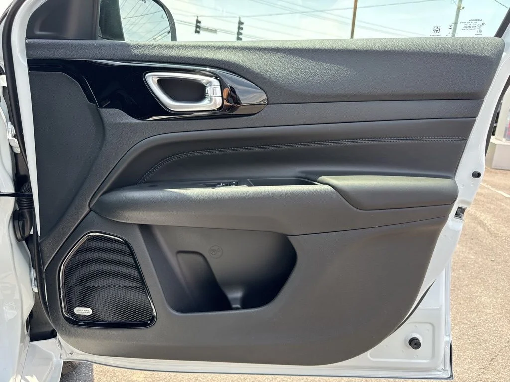 2025 Jeep Compass Limited - Photo 23