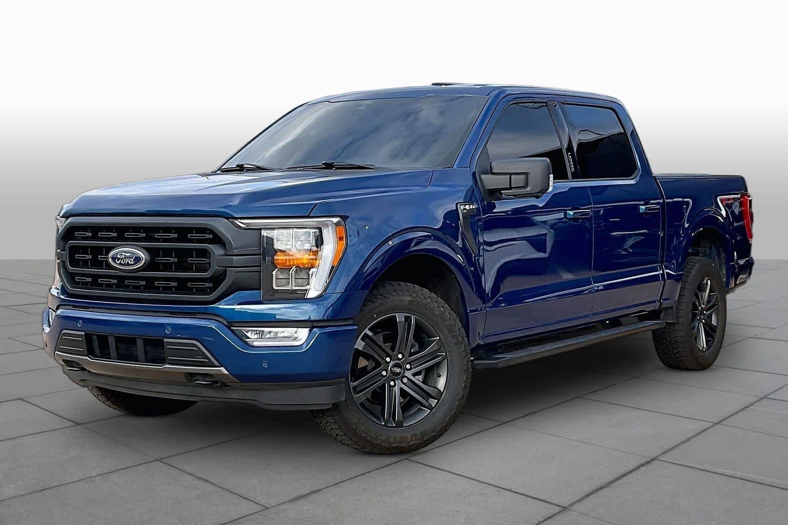 Used 2022 Atlas Blue Metallic Ford XLT image 2