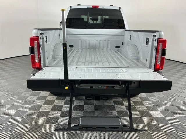 New 2026 Avalanche Ford Lariat image 8