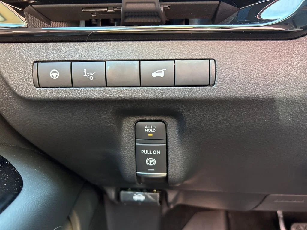 Used 2026 Everest White P Nissan Platinum image 30