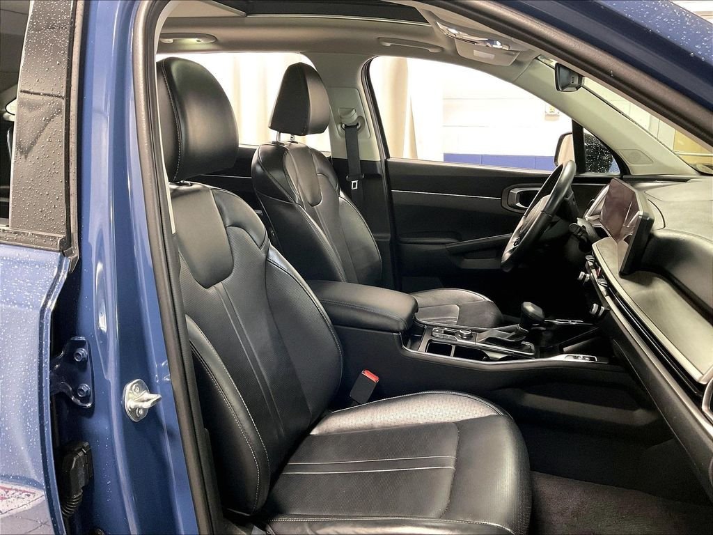 Used 2024 Black Kia X-Line EX image 11