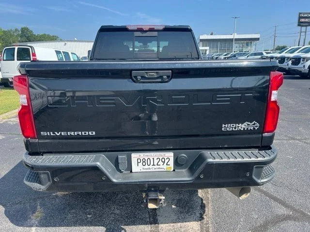 Used 2021 Black Chevrolet High Country image 5