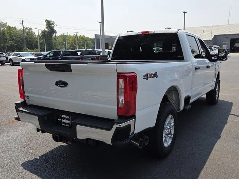 New 2026 Oxford White Ford F-250® XLT image 14