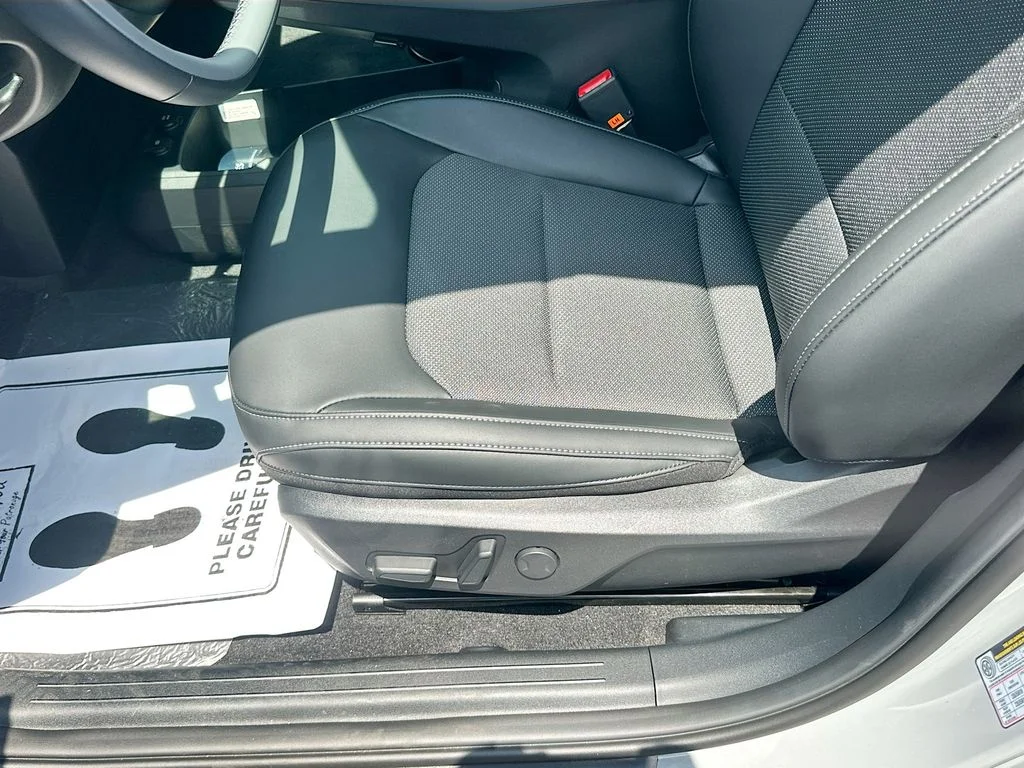New 2026 Wolf Gray Kia LIGHT image 19