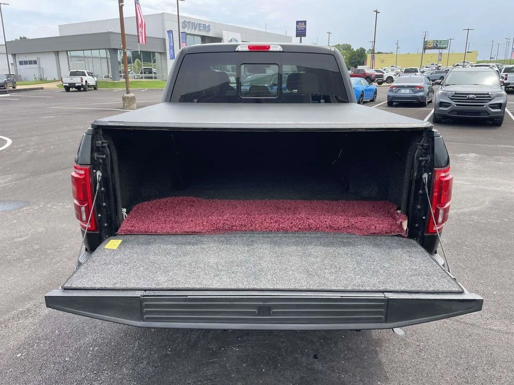 Used 2015 Black Ford Lariat image 10