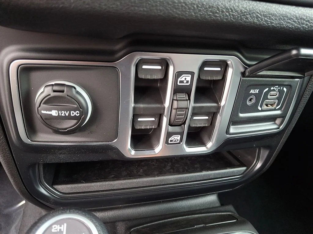 New 2026 Reign Exterior Paint Jeep Sport S image 13