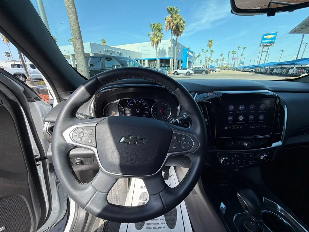 Used 2023 Iridescent Pearl Tricoat Chevrolet Premier image 8