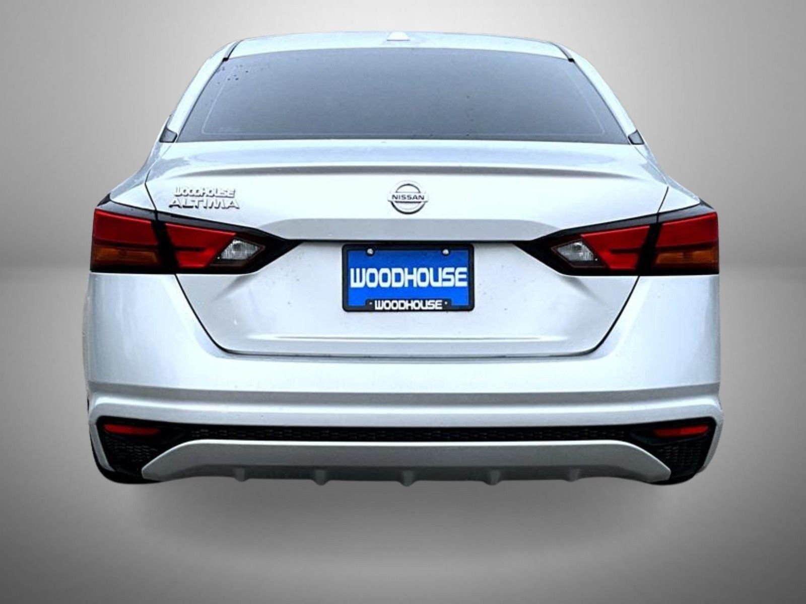 Used 2020 Silver Nissan 2.5 S image 6