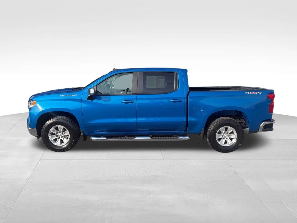 Used 2024 Blue Chevrolet LT image 3