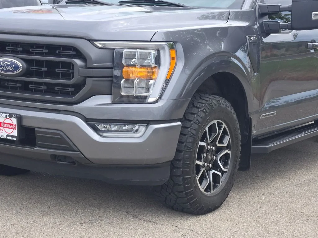 Used 2023 Gray Ford XLT image 3