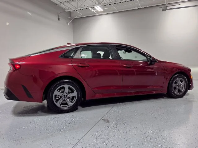 Used 2023 Red Kia LXS image 12