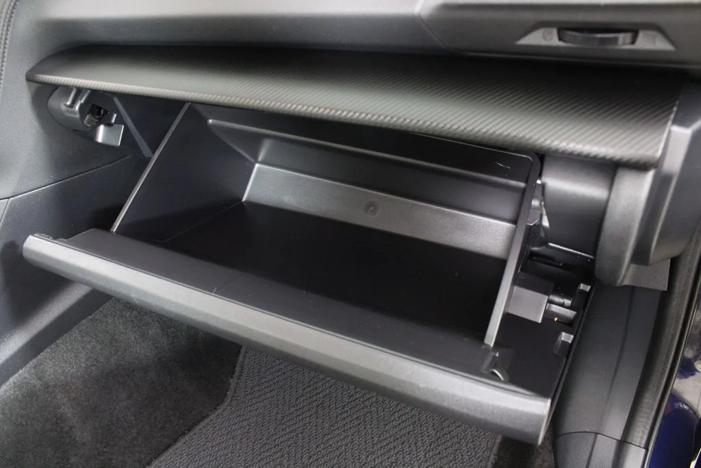 Used 2020 Dark Blue Pearl Subaru Base image 15