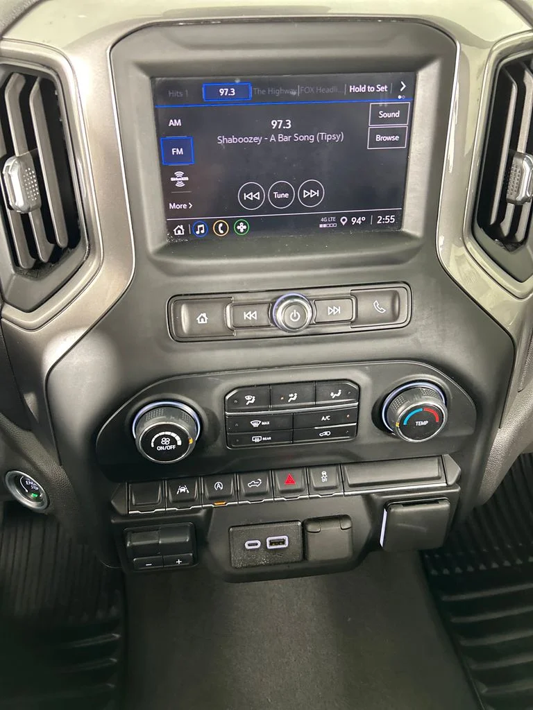 Used 2024 White Chevrolet Custom image 16