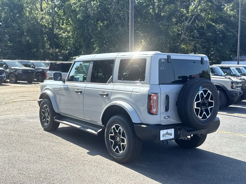 New 2026 Avalanche Gray Ford Outer Banks image 5
