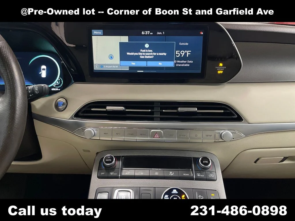 Used 2020 Black Hyundai Limited image 21