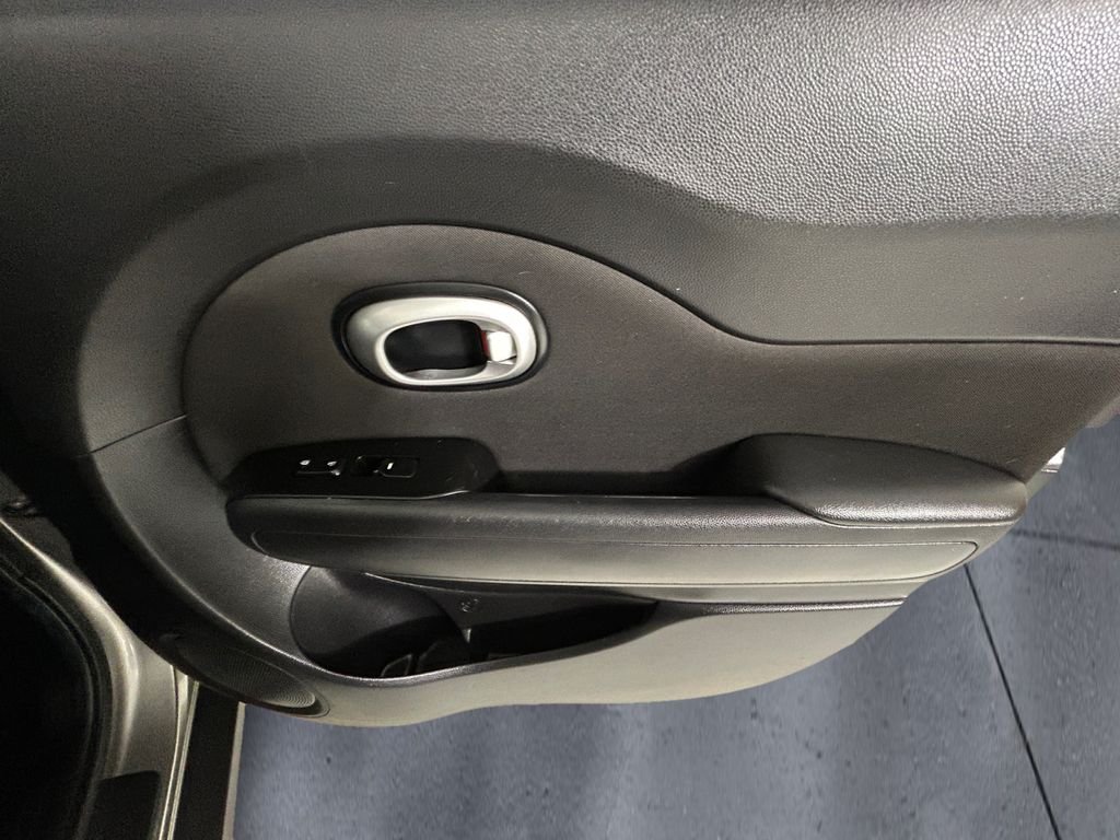 Used 2016 Gray Kia Base image 15
