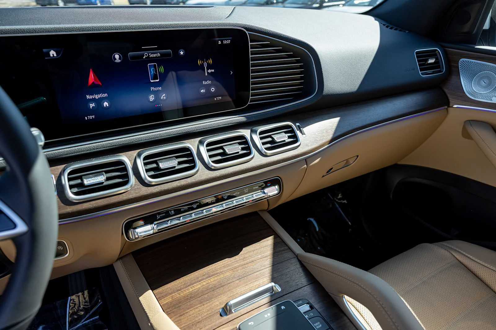New 2026 MANUFAKTUR Moonlight White Metallic Mercedes-Benz GLE 350 image 14