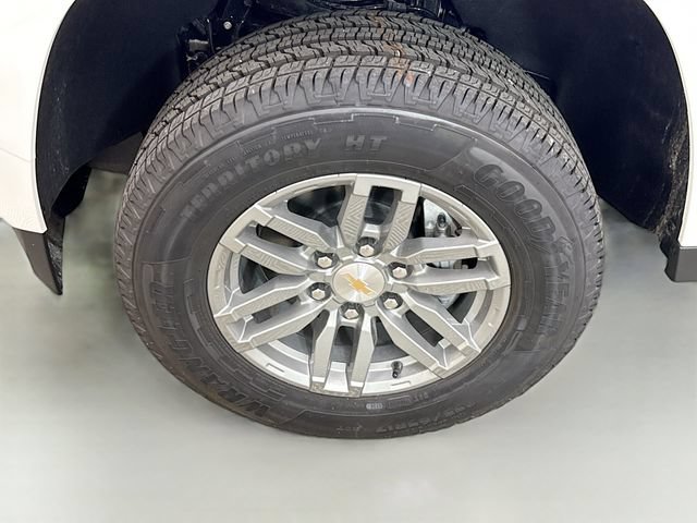 New 2026 Summit White Chevrolet LT image 32