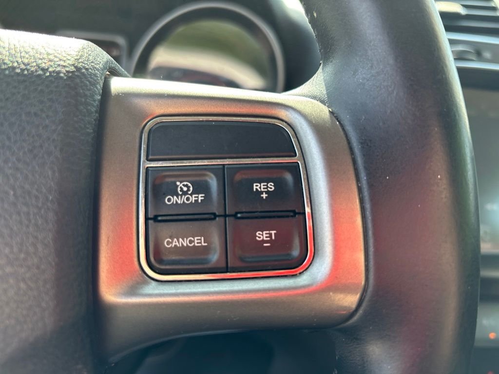 Used 2018 Silver Dodge Crossroad image 22