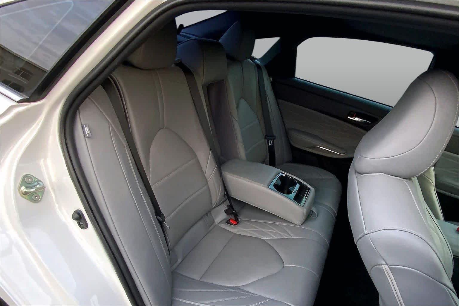 Used 2020 Wind Chill Pearl Toyota Hybrid Limited image 19