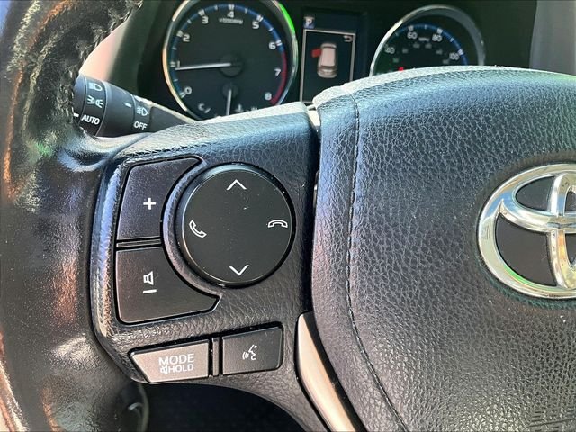 Used 2018 Pearl Toyota Limited image 24