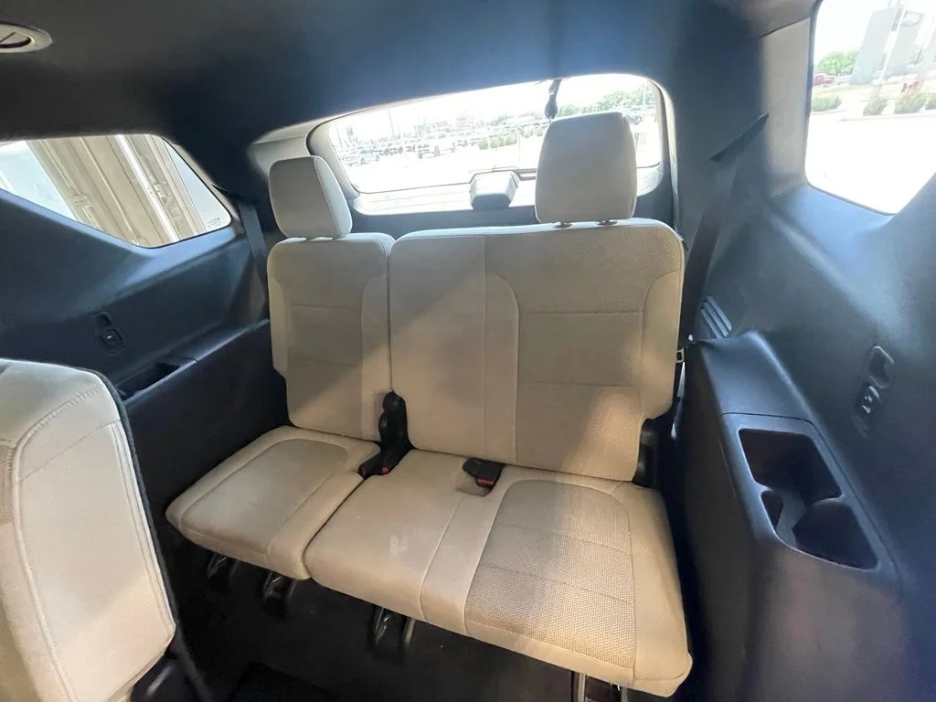 Used 2022 White Chevrolet LS image 17