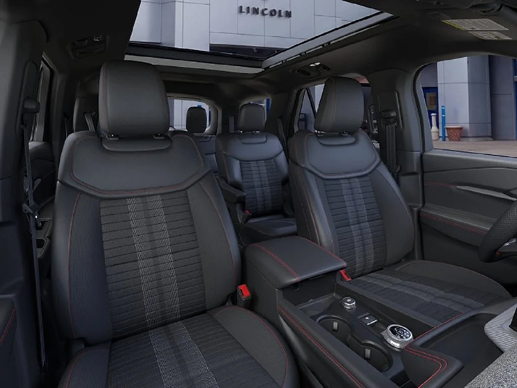New 2026 Star White Metallic Tri-Coat Ford ST-Line image 10