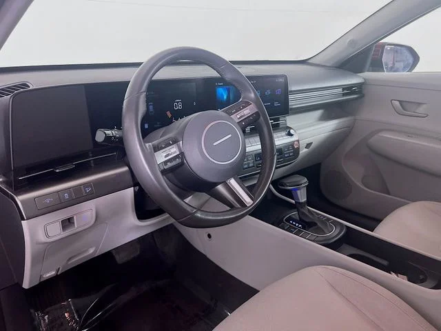 Used 2025 Red Metallic Hyundai SEL image 10