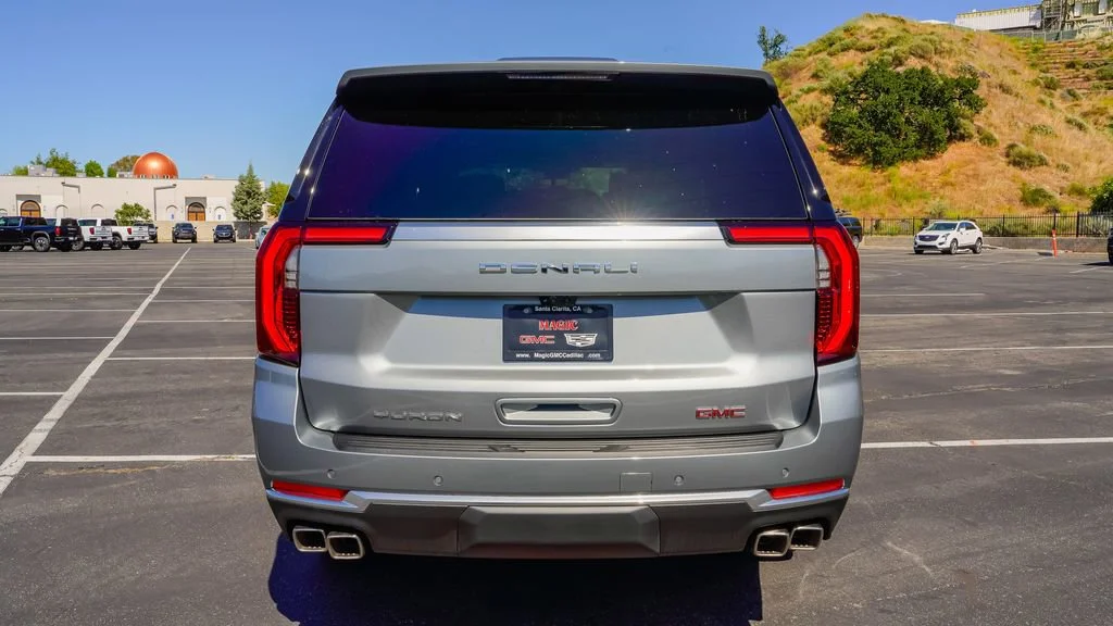 2026 GMC Yukon XL Denali - Photo 8