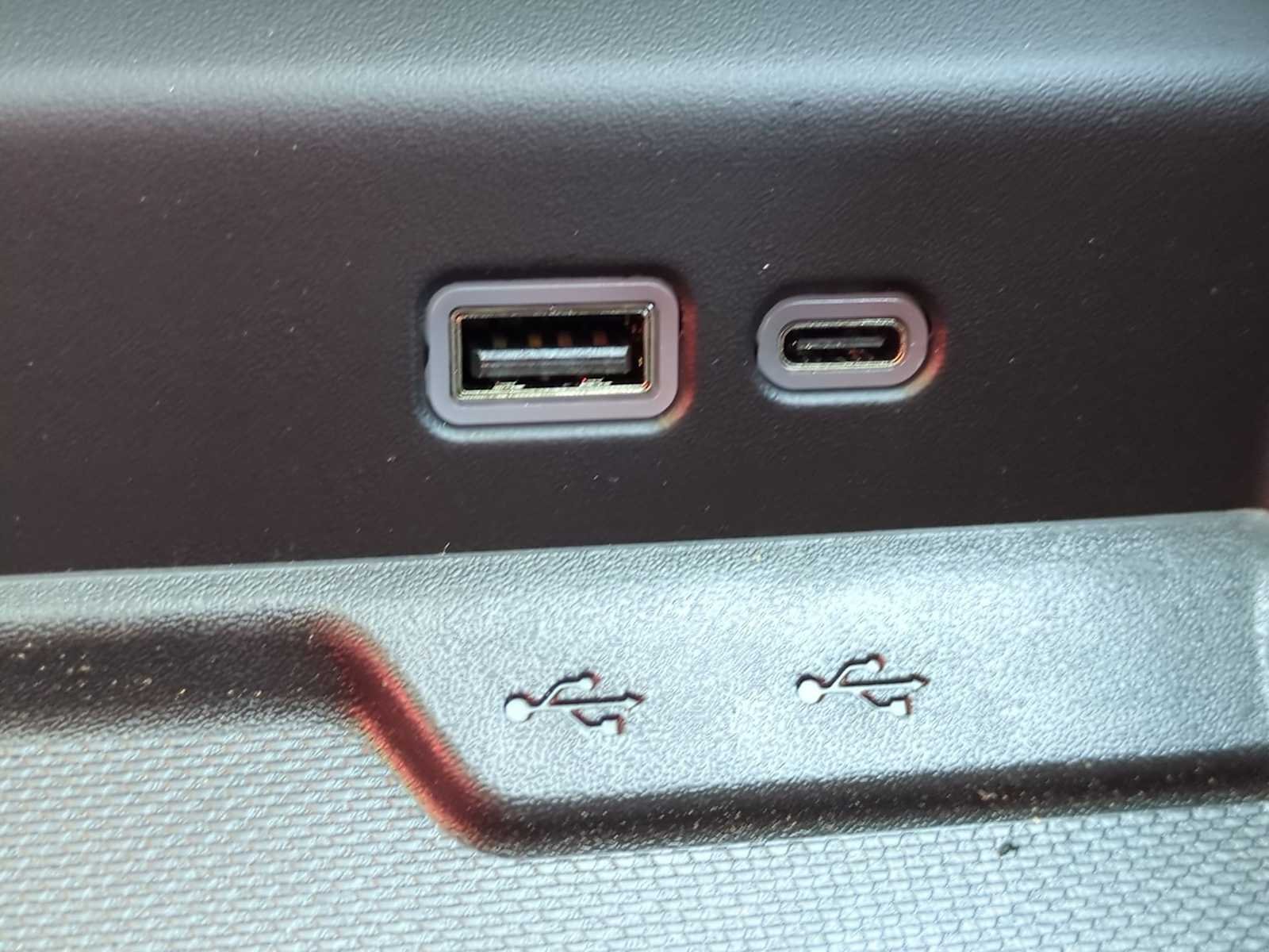 2026 Chevrolet Suburban RST - Photo 21