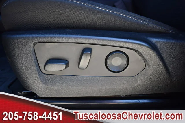 Used 2023 SUMMIT WHITE Chevrolet 4WD LT image 21