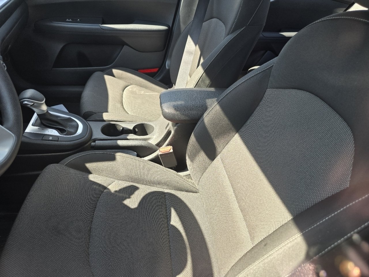 Used 2023 White Kia LXS image 15