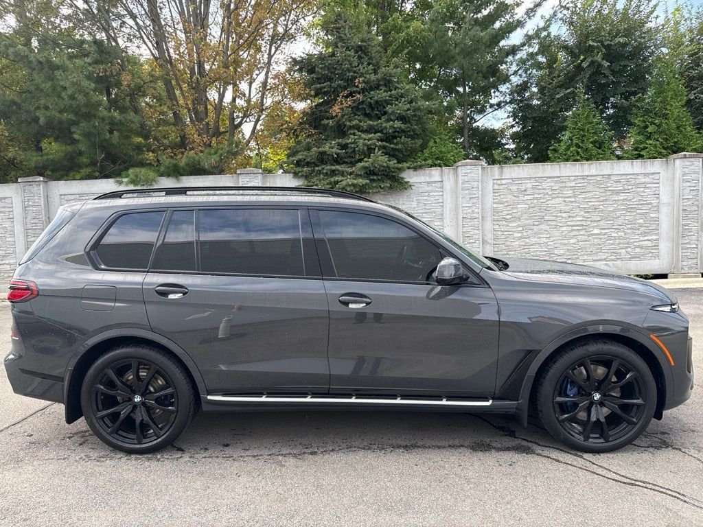 Used 2024 Gray BMW xDrive40i image 7