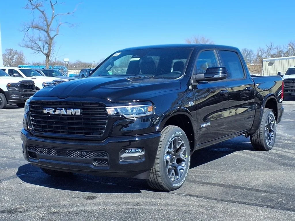 New 2026 Diamond Black Crystal Pearl-Coat Exterior Paint RAM Laramie image 2