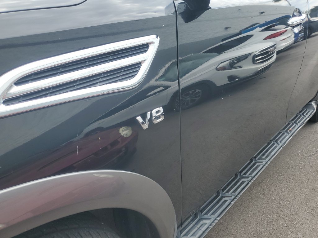 Used 2018 Black Nissan SL image 3