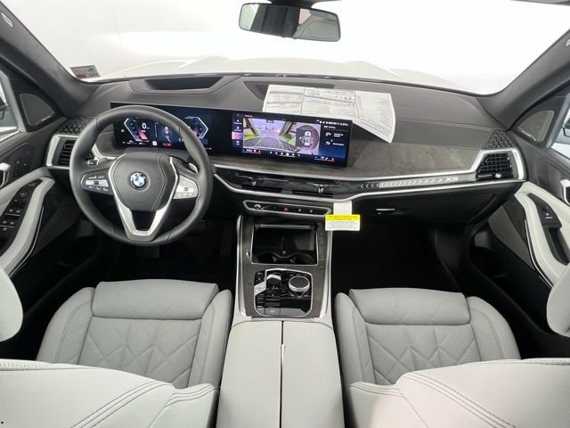New 2026 White BMW sDrive40i image 37