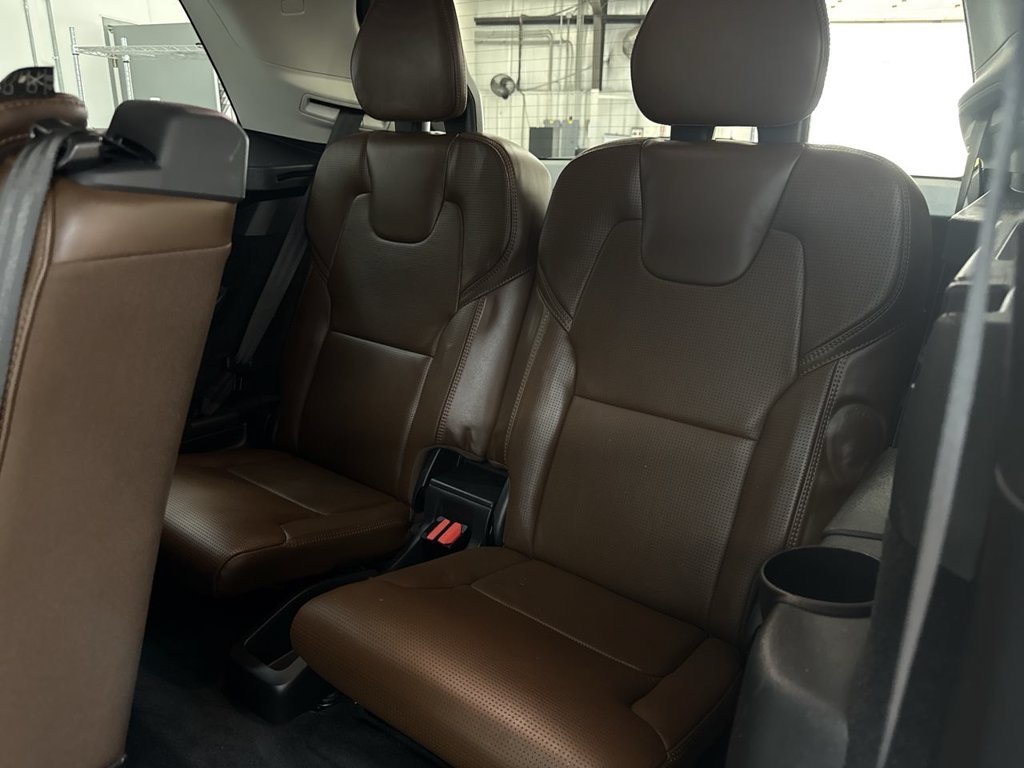 Used 2019 Crystal White Pearl Volvo T8 Inscription image 20