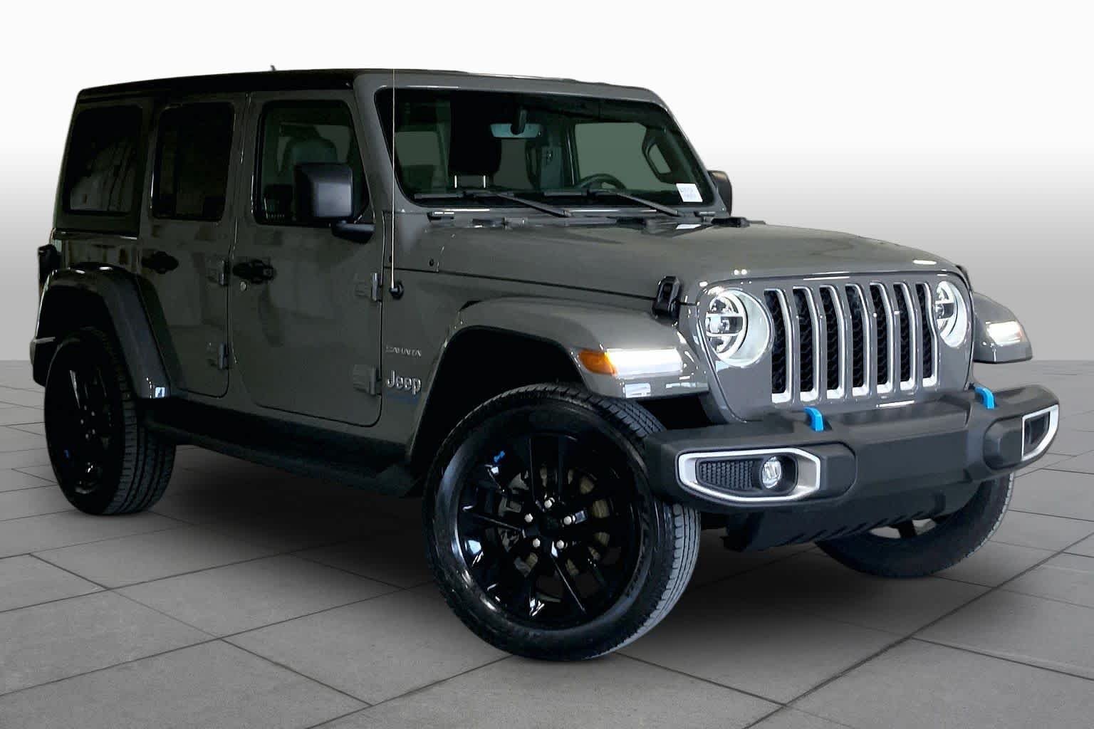 Used 2022 Sting-Gray Clearcoat Jeep Unlimited Sahara image 3