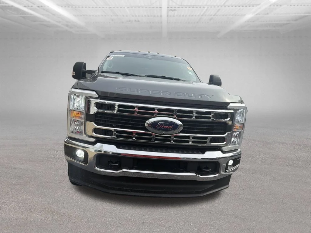 Used 2025 Gray Ford XLT image 8