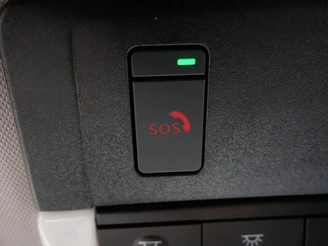 Used 2022 Alloy Silver Metallic Mitsubishi SE image 24