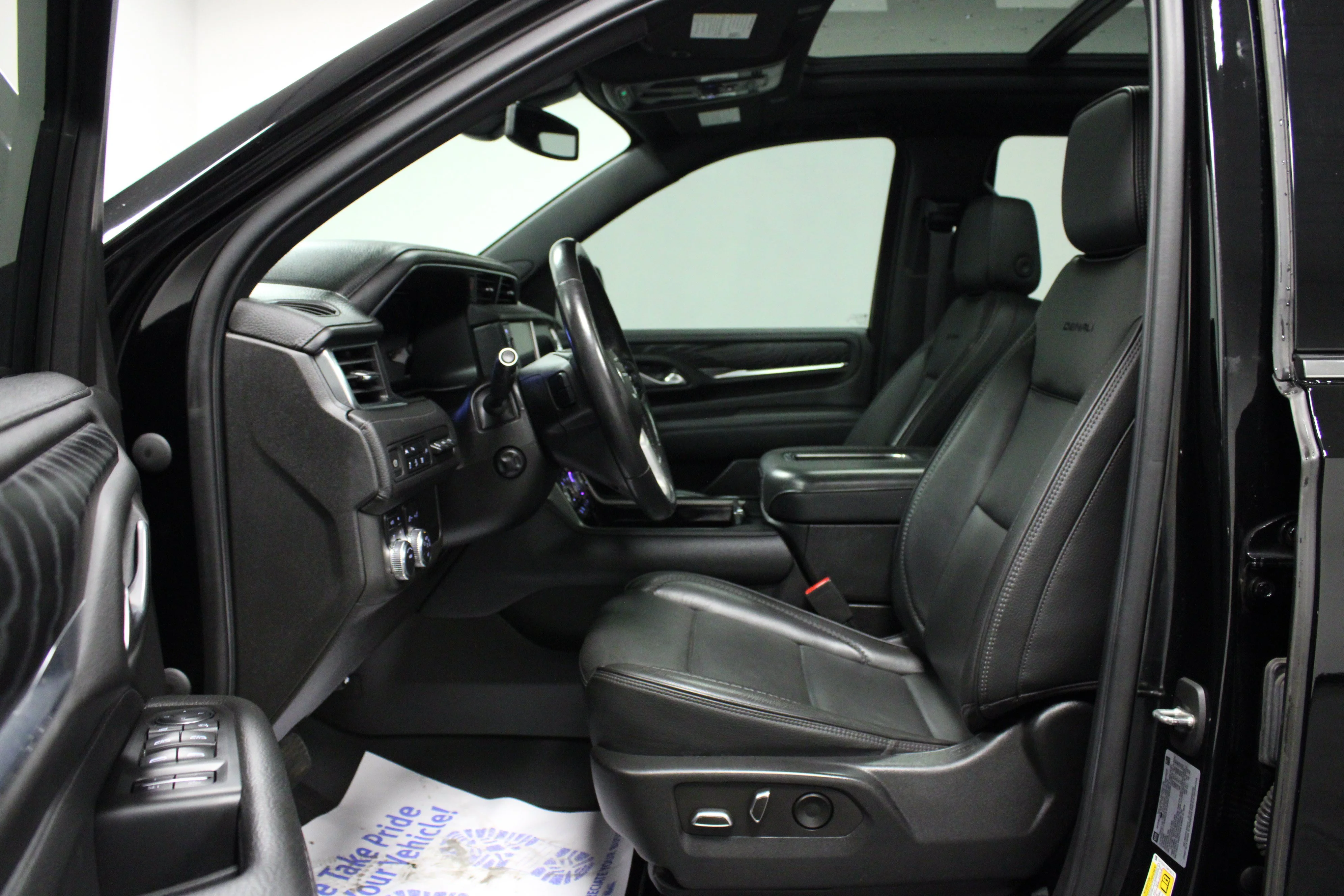 Used 2022 Onyx Black GMC Denali image 12