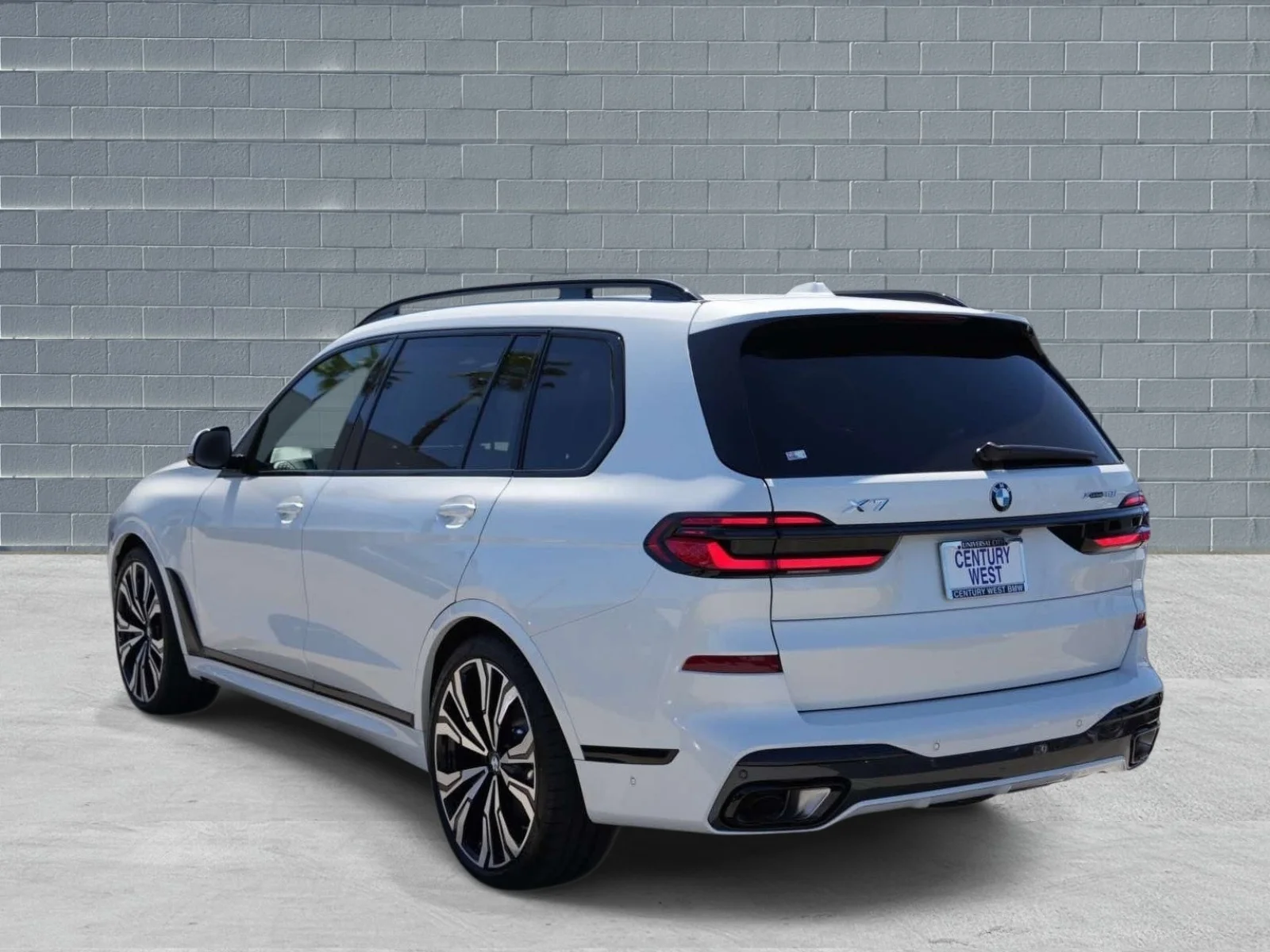 New 2027 Mineral White Metallic BMW xDrive40i image 4