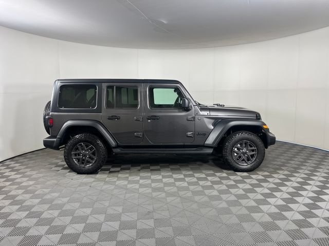 New 2026 Granite Crystal Metallic Clearcoat Jeep Sport S image 4