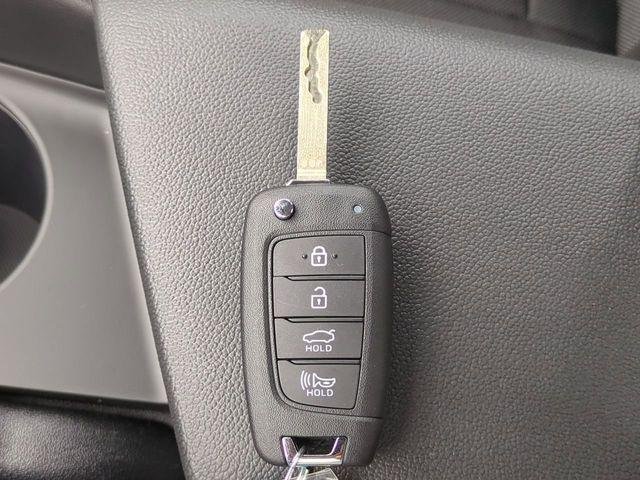 New 2026 White Hyundai SE image 25