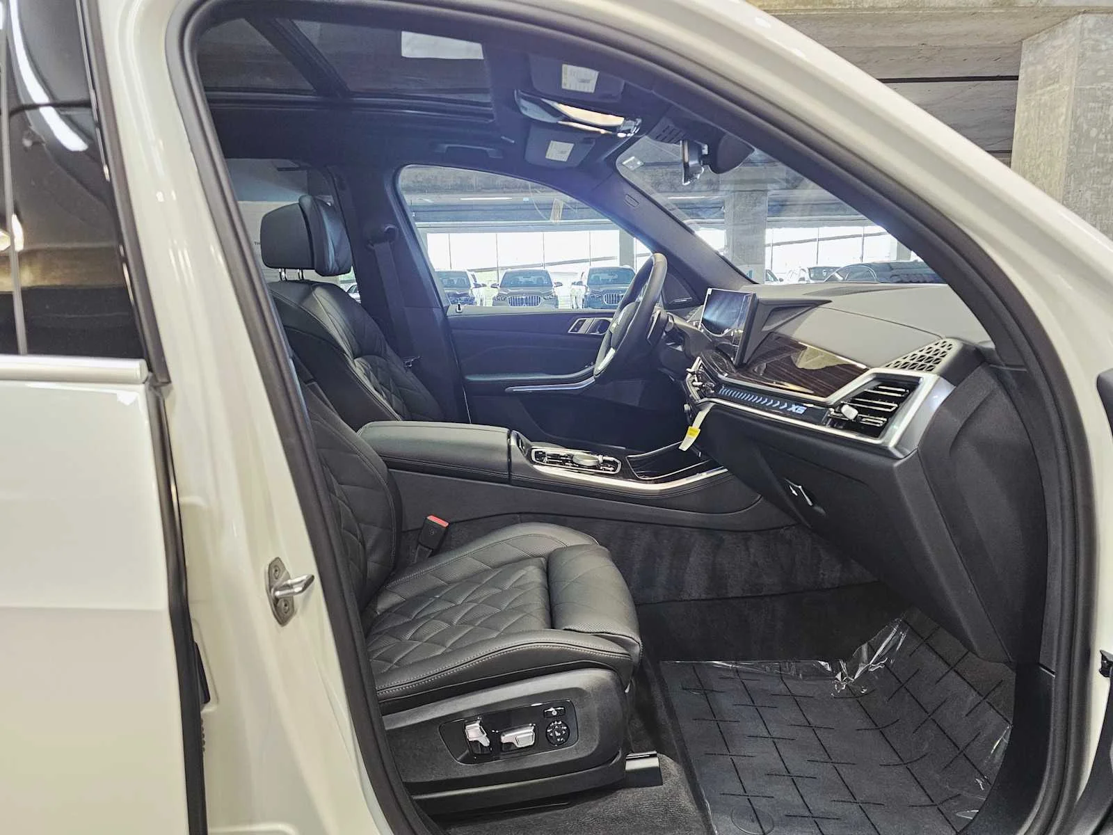 2026 BMW X5 50e - Photo 27