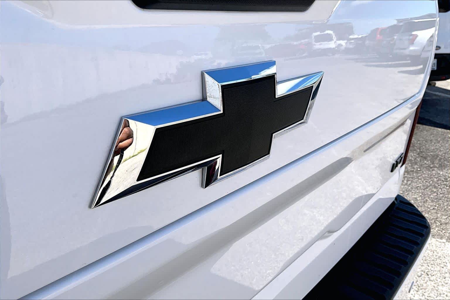 Certified Used 2023 Summit White Chevrolet LTZ image 31