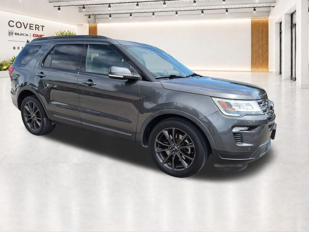 Used 2018 Gray Ford XLT image 1
