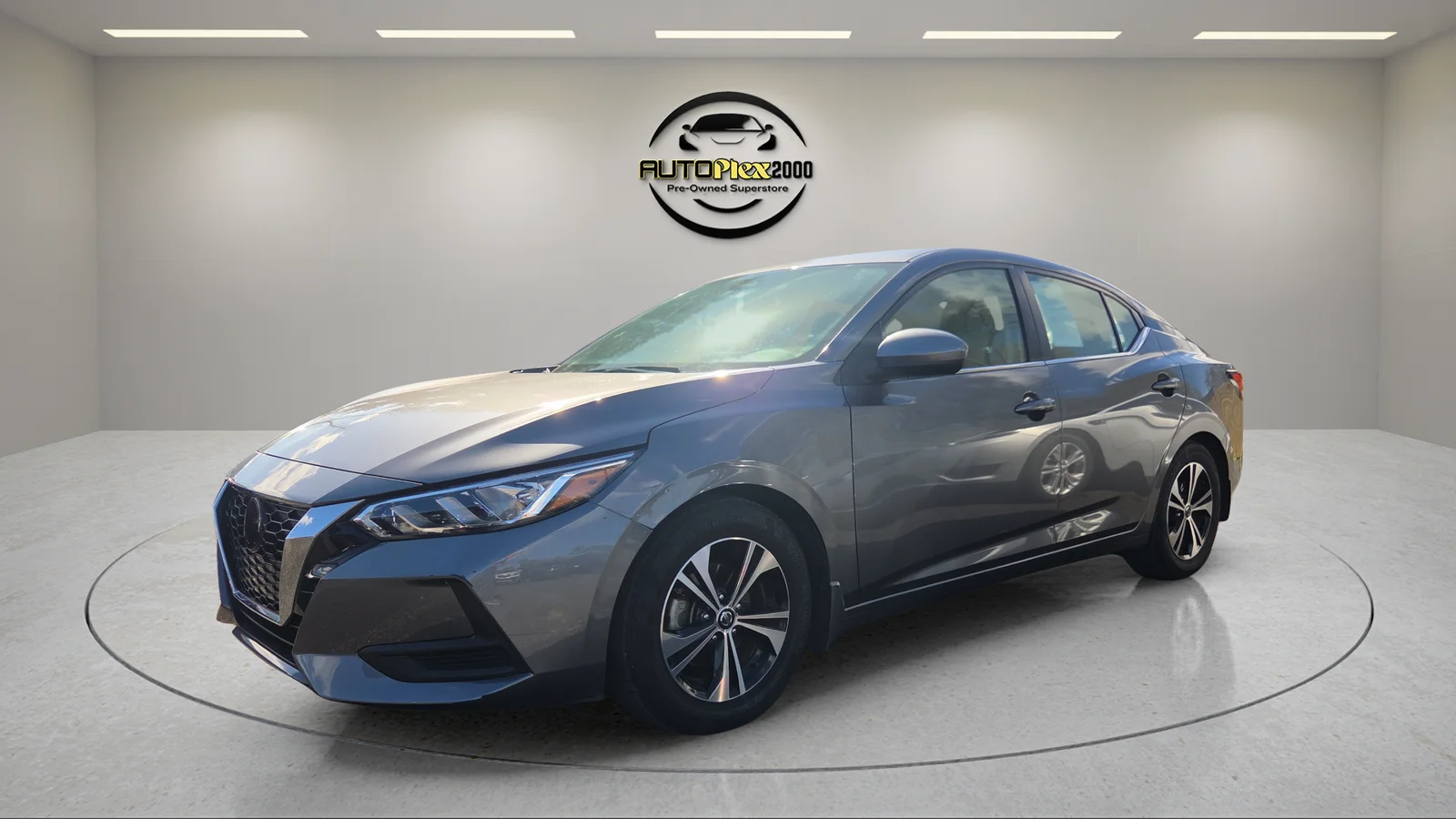 Used 2022 Gray Nissan SV image 3